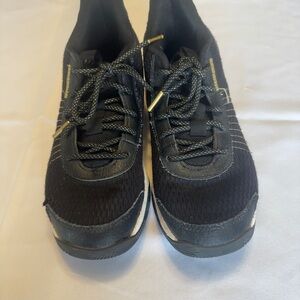 Under Armour Gs Curry shoes  size 5 M